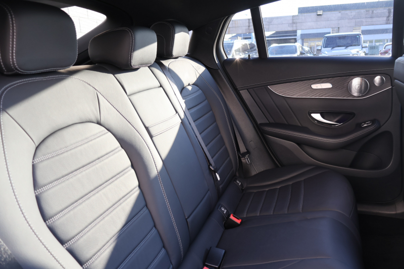 メルセデスベンツ GLCクーペ GLC300 4MATIC ｸｰﾍﾟ AMGﾗｲﾝ　後期型 ﾚｻﾞｰｴｸｽｸﾙｰｼﾌﾞPKG ﾚｰﾀﾞｰｾｰﾌﾃｨPKG ｴｱﾊﾞﾗﾝｽPKG ｶﾞﾗｽSR 黒革 ｼｰﾄﾋｰﾀ ﾍﾞﾝﾁﾚｰﾀ 純正10.25ｲﾝﾁﾅﾋﾞ地ﾃﾞｼﾞ ｺｯｸﾋﾟｯﾄDisp 360°ｶﾒﾗ Burmester 電動Rｹﾞｰﾄ HUD AMG20ｲﾝﾁAW　2年保証