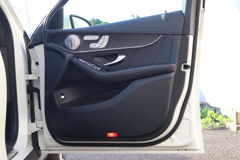 メルセデスベンツ GLCクーペ GLC300 4MATIC ｸｰﾍﾟ AMGﾗｲﾝ　後期型 ﾚｻﾞｰｴｸｽｸﾙｰｼﾌﾞPKG ﾚｰﾀﾞｰｾｰﾌﾃｨPKG ｴｱﾊﾞﾗﾝｽPKG ｶﾞﾗｽSR 黒革 ｼｰﾄﾋｰﾀ ﾍﾞﾝﾁﾚｰﾀ 純正10.25ｲﾝﾁﾅﾋﾞ地ﾃﾞｼﾞ ｺｯｸﾋﾟｯﾄDisp 360°ｶﾒﾗ Burmester 電動Rｹﾞｰﾄ HUD AMG20ｲﾝﾁAW　2年保証