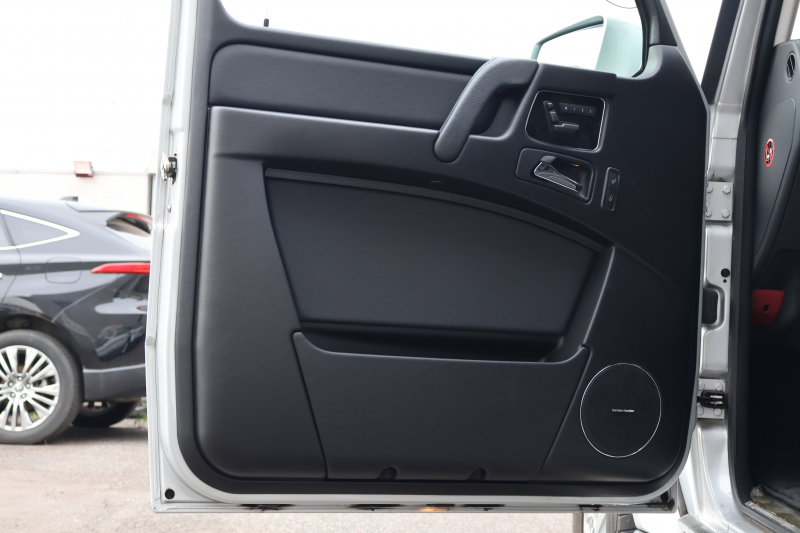 メルセデスベンツ Gクラス G350d　後期型 ﾗｸﾞｼﾞｭｱﾘｰPKG ｴｸｽﾃﾘｱｽﾃﾝﾚｽPKG ｸﾛｰﾑPKG ﾃﾞｨｽﾄﾛﾆｯｸ&BSM 7AT SR 黒革ｼｰﾄ ﾒﾓﾘｰ付Pｼｰﾄ 全席ﾋｰﾀｰ 純正8ｲﾝﾁﾜｲﾄﾞﾅﾋﾞ地ﾃﾞｼﾞ Bｶﾒﾗ harman/kardon LOGIC7ｻﾗｳﾝﾄﾞ appleCarplay AndroidAuto PTS ｷｾﾉﾝ 純正18ｲﾝﾁAW　2年保証