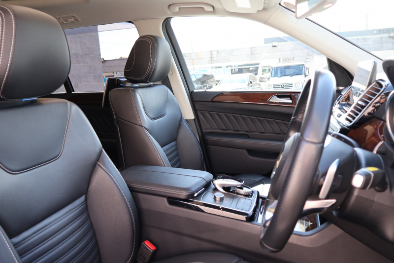メルセデスベンツ GLS GLS350d 4MATIC ｽﾎﾟｰﾂ　ﾚｰﾀﾞｰｾｰﾌﾃｨPKG AMGｽﾀｲﾘﾝｸﾞPKG 1ｵｰﾅｰ ﾊﾟﾉﾗﾐｯｸSR 黒革ｼｰﾄ 全席ｼｰﾄﾋｰﾀｰ 純正8ｲﾝﾁﾅﾋﾞ地ﾃﾞｼﾞ ﾘｱﾓﾆﾀｰ 360度ｶﾒﾗ harman/kardonｻﾗｳﾝﾄﾞ AppleCarPlay 電動Rｹﾞｰﾄ LEDﾍｯﾄﾞﾗｲﾄ AMG21ｲﾝﾁAW　2年保証