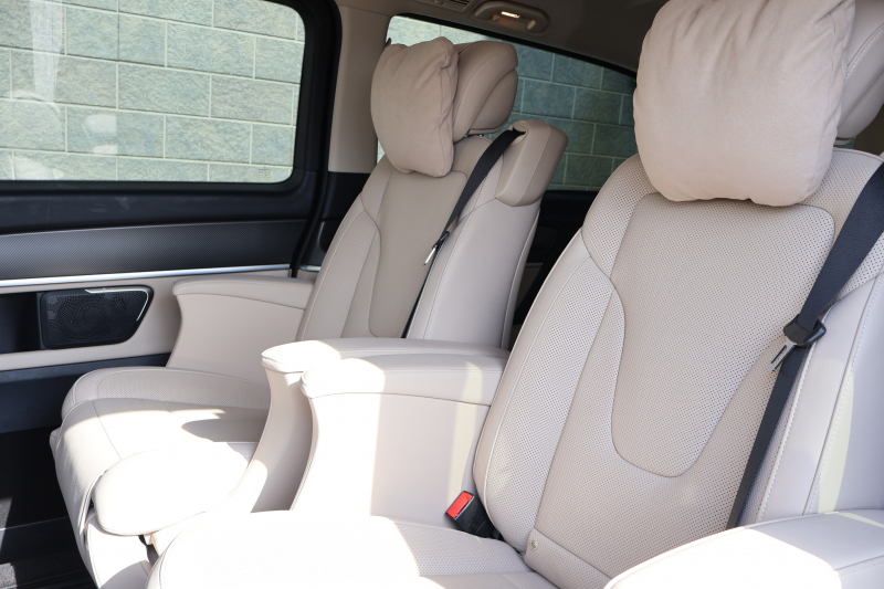 メルセデスベンツ Vクラス V220d ｱﾊﾞﾝｷﾞｬﾙﾄﾞ ｴｸｽﾄﾗﾛﾝｸﾞ(受注生産ﾓﾃﾞﾙ)　後期型 AMGﾗｲﾝ ﾚｰﾀﾞｰｾｰﾌﾃｨPKG ｴｸｽｸﾙｰｼﾌﾞｼｰﾄPKG 1ｵｰﾅｰ ﾍﾞｰｼﾞｭ革ｼｰﾄ 2列目ｴｸｽｸﾙｰｼﾌﾞｼｰﾄ ｼｰﾄﾋｰﾀ&ﾍﾞﾝﾁﾚｰﾀ MBUX 純正10.25ｲﾝﾁﾅﾋﾞ地ﾃﾞｼﾞ Burmester AMG19ｲﾝﾁAW　2年保証