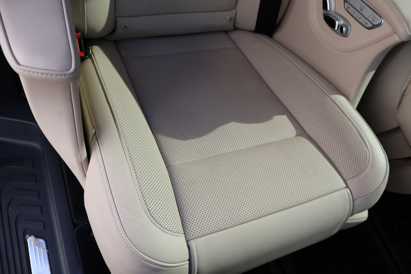 メルセデスベンツ Vクラス V220d ｱﾊﾞﾝｷﾞｬﾙﾄﾞ ｴｸｽﾄﾗﾛﾝｸﾞ(受注生産ﾓﾃﾞﾙ)　後期型 AMGﾗｲﾝ ﾚｰﾀﾞｰｾｰﾌﾃｨPKG ｴｸｽｸﾙｰｼﾌﾞｼｰﾄPKG 1ｵｰﾅｰ ﾍﾞｰｼﾞｭ革ｼｰﾄ 2列目ｴｸｽｸﾙｰｼﾌﾞｼｰﾄ ｼｰﾄﾋｰﾀ&ﾍﾞﾝﾁﾚｰﾀ MBUX 純正10.25ｲﾝﾁﾅﾋﾞ地ﾃﾞｼﾞ Burmester AMG19ｲﾝﾁAW　2年保証