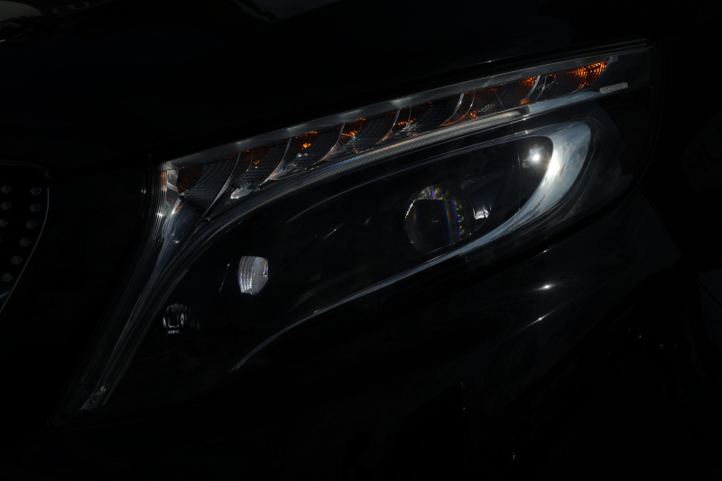 メルセデスベンツ Vクラス V220d ｱﾊﾞﾝｷﾞｬﾙﾄﾞ ｴｸｽﾄﾗﾛﾝｸﾞ(受注生産ﾓﾃﾞﾙ)　後期型 AMGﾗｲﾝ ﾚｰﾀﾞｰｾｰﾌﾃｨPKG ｴｸｽｸﾙｰｼﾌﾞｼｰﾄPKG 1ｵｰﾅｰ ﾍﾞｰｼﾞｭ革ｼｰﾄ 2列目ｴｸｽｸﾙｰｼﾌﾞｼｰﾄ ｼｰﾄﾋｰﾀ&ﾍﾞﾝﾁﾚｰﾀ MBUX 純正10.25ｲﾝﾁﾅﾋﾞ地ﾃﾞｼﾞ Burmester AMG19ｲﾝﾁAW　2年保証