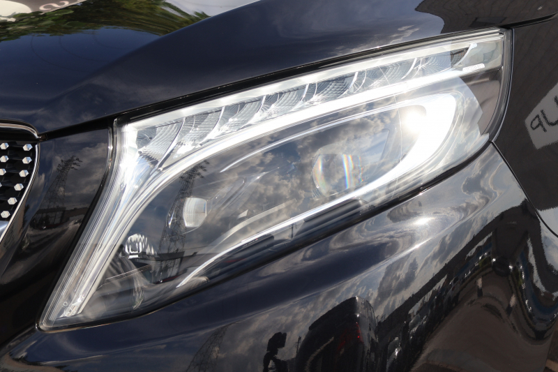 メルセデスベンツ Vクラス V220d ｱﾊﾞﾝｷﾞｬﾙﾄﾞ ｴｸｽﾄﾗﾛﾝｸﾞ(受注生産ﾓﾃﾞﾙ)　後期型 AMGﾗｲﾝ ﾚｰﾀﾞｰｾｰﾌﾃｨPKG ｴｸｽｸﾙｰｼﾌﾞｼｰﾄPKG 1ｵｰﾅｰ ﾍﾞｰｼﾞｭ革ｼｰﾄ 2列目ｴｸｽｸﾙｰｼﾌﾞｼｰﾄ ｼｰﾄﾋｰﾀ&ﾍﾞﾝﾁﾚｰﾀ MBUX 純正10.25ｲﾝﾁﾅﾋﾞ地ﾃﾞｼﾞ Burmester AMG19ｲﾝﾁAW　2年保証