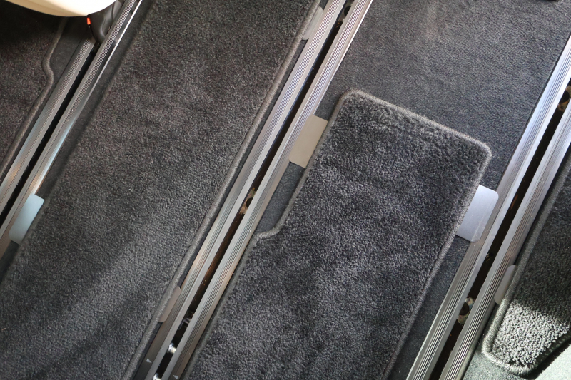 メルセデスベンツ Vクラス V220d ｱﾊﾞﾝｷﾞｬﾙﾄﾞ ｴｸｽﾄﾗﾛﾝｸﾞ(受注生産ﾓﾃﾞﾙ)　後期型 AMGﾗｲﾝ ﾚｰﾀﾞｰｾｰﾌﾃｨPKG ｴｸｽｸﾙｰｼﾌﾞｼｰﾄPKG 1ｵｰﾅｰ ﾍﾞｰｼﾞｭ革ｼｰﾄ 2列目ｴｸｽｸﾙｰｼﾌﾞｼｰﾄ ｼｰﾄﾋｰﾀ&ﾍﾞﾝﾁﾚｰﾀ MBUX 純正10.25ｲﾝﾁﾅﾋﾞ地ﾃﾞｼﾞ Burmester AMG19ｲﾝﾁAW　2年保証