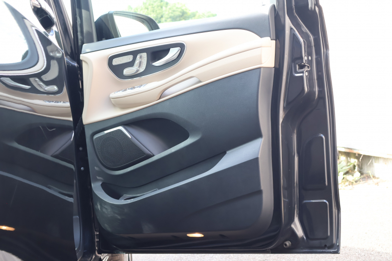 メルセデスベンツ Vクラス V220d ｱﾊﾞﾝｷﾞｬﾙﾄﾞ ｴｸｽﾄﾗﾛﾝｸﾞ(受注生産ﾓﾃﾞﾙ)　後期型 AMGﾗｲﾝ ﾚｰﾀﾞｰｾｰﾌﾃｨPKG ｴｸｽｸﾙｰｼﾌﾞｼｰﾄPKG 1ｵｰﾅｰ ﾍﾞｰｼﾞｭ革ｼｰﾄ 2列目ｴｸｽｸﾙｰｼﾌﾞｼｰﾄ ｼｰﾄﾋｰﾀ&ﾍﾞﾝﾁﾚｰﾀ MBUX 純正10.25ｲﾝﾁﾅﾋﾞ地ﾃﾞｼﾞ Burmester AMG19ｲﾝﾁAW　2年保証