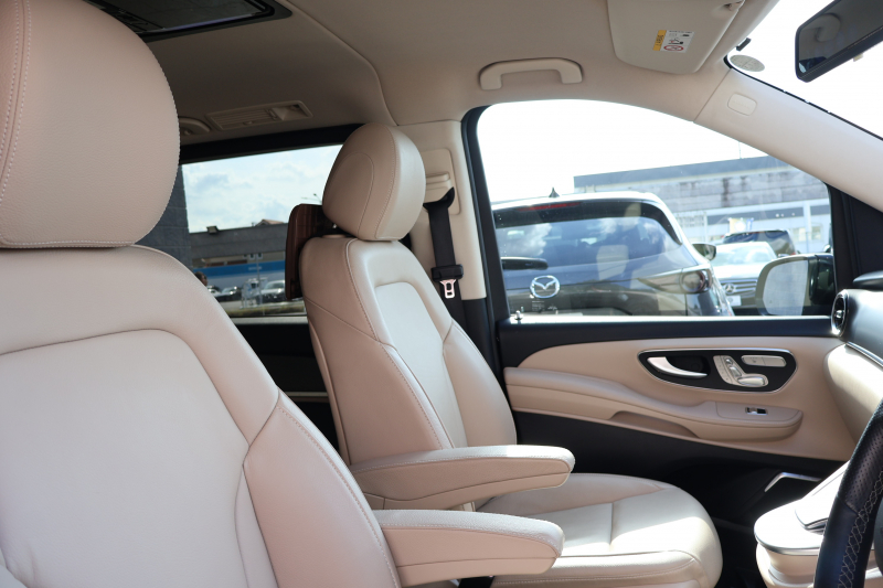 メルセデスベンツ Vクラス V220d ｱﾊﾞﾝｷﾞｬﾙﾄﾞ ｴｸｽﾄﾗﾛﾝｸﾞ(受注生産ﾓﾃﾞﾙ)　後期型 AMGﾗｲﾝ ﾚｰﾀﾞｰｾｰﾌﾃｨPKG ｴｸｽｸﾙｰｼﾌﾞｼｰﾄPKG 1ｵｰﾅｰ ﾍﾞｰｼﾞｭ革ｼｰﾄ 2列目ｴｸｽｸﾙｰｼﾌﾞｼｰﾄ ｼｰﾄﾋｰﾀ&ﾍﾞﾝﾁﾚｰﾀ MBUX 純正10.25ｲﾝﾁﾅﾋﾞ地ﾃﾞｼﾞ Burmester AMG19ｲﾝﾁAW　2年保証