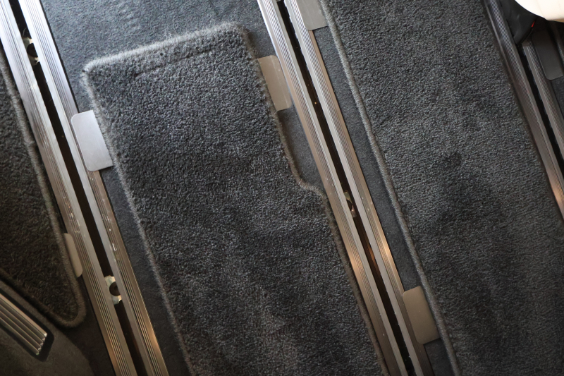 メルセデスベンツ Vクラス V220d ｱﾊﾞﾝｷﾞｬﾙﾄﾞ ｴｸｽﾄﾗﾛﾝｸﾞ(受注生産ﾓﾃﾞﾙ)　後期型 AMGﾗｲﾝ ﾚｰﾀﾞｰｾｰﾌﾃｨPKG ｴｸｽｸﾙｰｼﾌﾞｼｰﾄPKG 1ｵｰﾅｰ ﾍﾞｰｼﾞｭ革ｼｰﾄ 2列目ｴｸｽｸﾙｰｼﾌﾞｼｰﾄ ｼｰﾄﾋｰﾀ&ﾍﾞﾝﾁﾚｰﾀ MBUX 純正10.25ｲﾝﾁﾅﾋﾞ地ﾃﾞｼﾞ Burmester AMG19ｲﾝﾁAW　2年保証