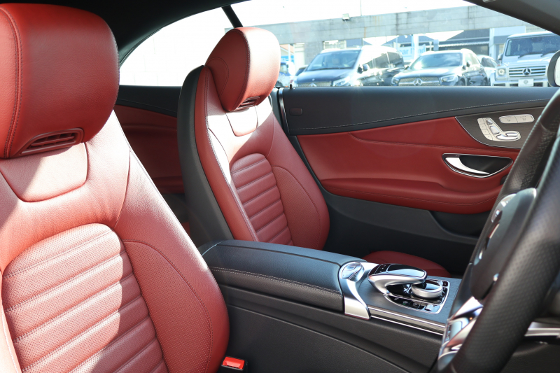 AMG Cクラス C43 4MATIC ｶﾌﾞﾘｵﾚ　後期型 ﾀﾞｰｸﾚｯﾄﾞ幌 AMGｽﾀｲﾘﾝｸﾞPKG ﾚｰﾀﾞｰｾｰﾌﾃｨPKG ｴｱﾊﾞﾗﾝｽPKG ｸﾗﾝﾍﾞﾘｰ赤革 ｼｰﾄﾋｰﾀ 純正10.25ｲﾝﾁﾅﾋﾞ地ﾃﾞｼﾞ ｺｯｸﾋﾟｯﾄDisp AppleCarPlay Burmesterｻﾗｳﾝﾄﾞ Bﾓﾆﾀｰ ﾏﾙﾁﾋﾞｰﾑLED 純正ﾄﾞﾗﾚｺ AMG19ｲﾝﾁAW　2年保証