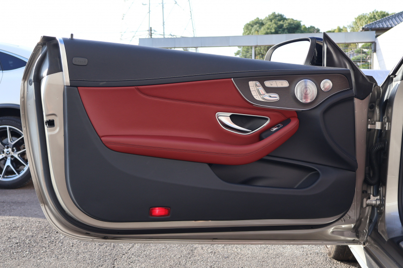 AMG Cクラス C43 4MATIC ｶﾌﾞﾘｵﾚ　後期型 ﾀﾞｰｸﾚｯﾄﾞ幌 AMGｽﾀｲﾘﾝｸﾞPKG ﾚｰﾀﾞｰｾｰﾌﾃｨPKG ｴｱﾊﾞﾗﾝｽPKG ｸﾗﾝﾍﾞﾘｰ赤革 ｼｰﾄﾋｰﾀ 純正10.25ｲﾝﾁﾅﾋﾞ地ﾃﾞｼﾞ ｺｯｸﾋﾟｯﾄDisp AppleCarPlay Burmesterｻﾗｳﾝﾄﾞ Bﾓﾆﾀｰ ﾏﾙﾁﾋﾞｰﾑLED 純正ﾄﾞﾗﾚｺ AMG19ｲﾝﾁAW　2年保証