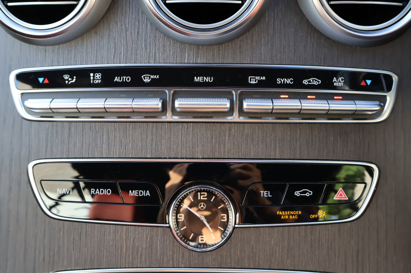 AMG Cクラス C43 4MATIC ｶﾌﾞﾘｵﾚ　後期型 ﾀﾞｰｸﾚｯﾄﾞ幌 AMGｽﾀｲﾘﾝｸﾞPKG ﾚｰﾀﾞｰｾｰﾌﾃｨPKG ｴｱﾊﾞﾗﾝｽPKG ｸﾗﾝﾍﾞﾘｰ赤革 ｼｰﾄﾋｰﾀ 純正10.25ｲﾝﾁﾅﾋﾞ地ﾃﾞｼﾞ ｺｯｸﾋﾟｯﾄDisp AppleCarPlay Burmesterｻﾗｳﾝﾄﾞ Bﾓﾆﾀｰ ﾏﾙﾁﾋﾞｰﾑLED 純正ﾄﾞﾗﾚｺ AMG19ｲﾝﾁAW　2年保証