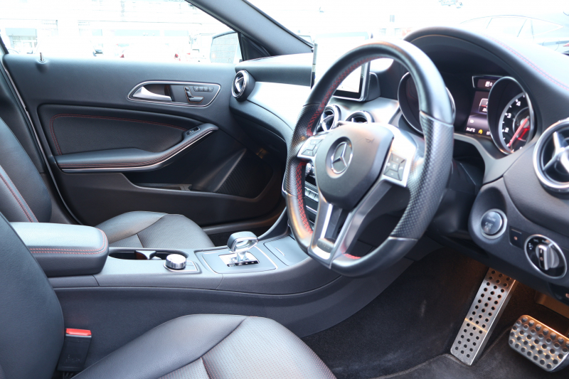 AMG GLA GLA45 4MATIC　AMGﾚｻﾞｰｴｸｽｸﾙｰｼﾌﾞPKG ﾚｰﾀﾞｰｾｰﾌﾃｨPKG AMGｽﾀｲﾘﾝｸﾞPKG ﾊﾟﾉﾗﾏSR 黒革ｼｰﾄ ﾒﾓﾘｰ機能付ﾊﾟﾜｰｼｰﾄ ｼｰﾄﾋｰﾀｰ 純正ﾅﾋﾞ地ﾃﾞｼﾞ Bﾓﾆﾀｰ 電動Rｹﾞｰﾄ ｷｰﾚｽGO ｷｾﾉﾝﾍｯﾄﾞ PTS AMG19ｲﾝﾁAW　2年保証