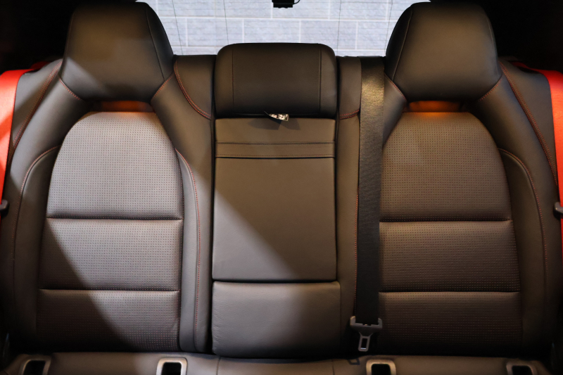 AMG GLA GLA45 4MATIC　AMGﾚｻﾞｰｴｸｽｸﾙｰｼﾌﾞPKG ﾚｰﾀﾞｰｾｰﾌﾃｨPKG AMGｽﾀｲﾘﾝｸﾞPKG ﾊﾟﾉﾗﾏSR 黒革ｼｰﾄ ﾒﾓﾘｰ機能付ﾊﾟﾜｰｼｰﾄ ｼｰﾄﾋｰﾀｰ 純正ﾅﾋﾞ地ﾃﾞｼﾞ Bﾓﾆﾀｰ 電動Rｹﾞｰﾄ ｷｰﾚｽGO ｷｾﾉﾝﾍｯﾄﾞ PTS AMG19ｲﾝﾁAW　2年保証