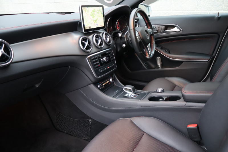 AMG GLA GLA45 4MATIC　AMGﾚｻﾞｰｴｸｽｸﾙｰｼﾌﾞPKG ﾚｰﾀﾞｰｾｰﾌﾃｨPKG AMGｽﾀｲﾘﾝｸﾞPKG ﾊﾟﾉﾗﾏSR 黒革ｼｰﾄ ﾒﾓﾘｰ機能付ﾊﾟﾜｰｼｰﾄ ｼｰﾄﾋｰﾀｰ 純正ﾅﾋﾞ地ﾃﾞｼﾞ Bﾓﾆﾀｰ 電動Rｹﾞｰﾄ ｷｰﾚｽGO ｷｾﾉﾝﾍｯﾄﾞ PTS AMG19ｲﾝﾁAW　2年保証