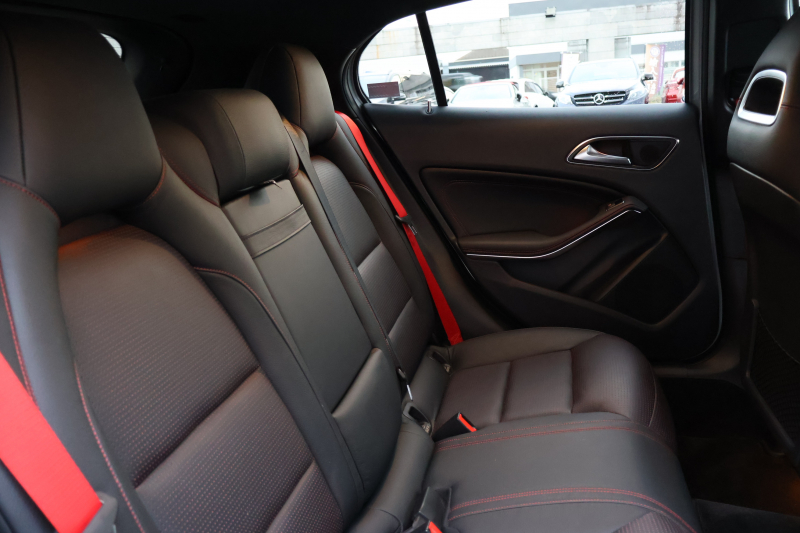 AMG GLA GLA45 4MATIC　AMGﾚｻﾞｰｴｸｽｸﾙｰｼﾌﾞPKG ﾚｰﾀﾞｰｾｰﾌﾃｨPKG AMGｽﾀｲﾘﾝｸﾞPKG ﾊﾟﾉﾗﾏSR 黒革ｼｰﾄ ﾒﾓﾘｰ機能付ﾊﾟﾜｰｼｰﾄ ｼｰﾄﾋｰﾀｰ 純正ﾅﾋﾞ地ﾃﾞｼﾞ Bﾓﾆﾀｰ 電動Rｹﾞｰﾄ ｷｰﾚｽGO ｷｾﾉﾝﾍｯﾄﾞ PTS AMG19ｲﾝﾁAW　2年保証