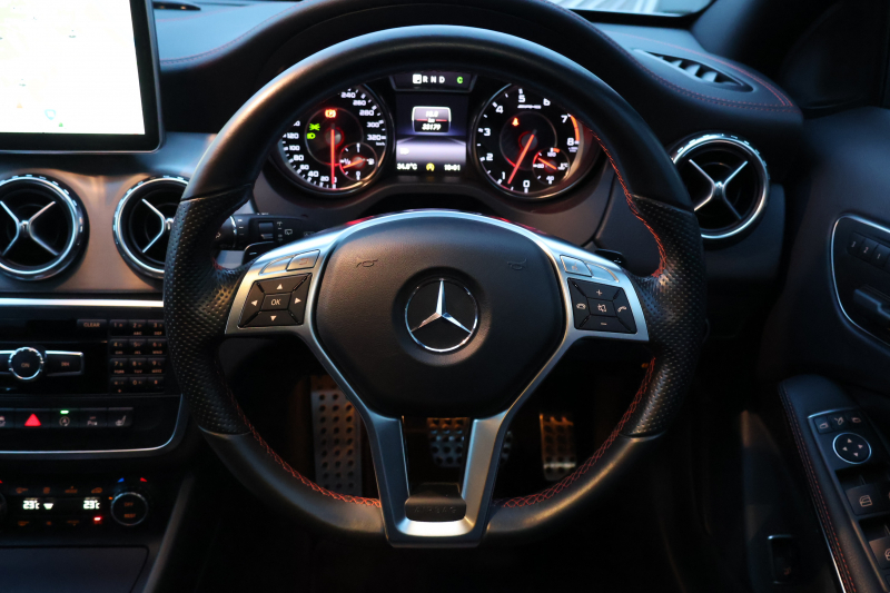 AMG GLA GLA45 4MATIC　AMGﾚｻﾞｰｴｸｽｸﾙｰｼﾌﾞPKG ﾚｰﾀﾞｰｾｰﾌﾃｨPKG AMGｽﾀｲﾘﾝｸﾞPKG ﾊﾟﾉﾗﾏSR 黒革ｼｰﾄ ﾒﾓﾘｰ機能付ﾊﾟﾜｰｼｰﾄ ｼｰﾄﾋｰﾀｰ 純正ﾅﾋﾞ地ﾃﾞｼﾞ Bﾓﾆﾀｰ 電動Rｹﾞｰﾄ ｷｰﾚｽGO ｷｾﾉﾝﾍｯﾄﾞ PTS AMG19ｲﾝﾁAW　2年保証