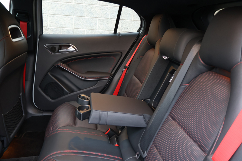 AMG GLA GLA45 4MATIC　AMGﾚｻﾞｰｴｸｽｸﾙｰｼﾌﾞPKG ﾚｰﾀﾞｰｾｰﾌﾃｨPKG AMGｽﾀｲﾘﾝｸﾞPKG ﾊﾟﾉﾗﾏSR 黒革ｼｰﾄ ﾒﾓﾘｰ機能付ﾊﾟﾜｰｼｰﾄ ｼｰﾄﾋｰﾀｰ 純正ﾅﾋﾞ地ﾃﾞｼﾞ Bﾓﾆﾀｰ 電動Rｹﾞｰﾄ ｷｰﾚｽGO ｷｾﾉﾝﾍｯﾄﾞ PTS AMG19ｲﾝﾁAW　2年保証