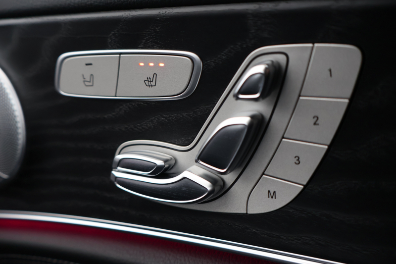 メルセデスベンツ Eクラス E300 AVG ｽﾎﾟｰﾂ　中期型 ｴｸｽｸﾙｰｼﾌﾞPKG ﾚｰﾀﾞｰｾｰﾌﾃｨPKG ｴｱﾊﾞﾗﾝｽPKG ﾊﾟﾉﾗﾏSR 黒ﾅｯﾊﾟ革 ｼｰﾄﾋｰﾀｰ 純正ﾅﾋﾞ地ﾃﾞｼﾞ NEWｽﾃｱﾘﾝｸﾞ 360°ｶﾒﾗ Burmesterｻﾗｳﾝﾄﾞ Applecarplay Android Auto 電動Rｹﾞｰﾄ HUD PTS AMG19AW　2年保証