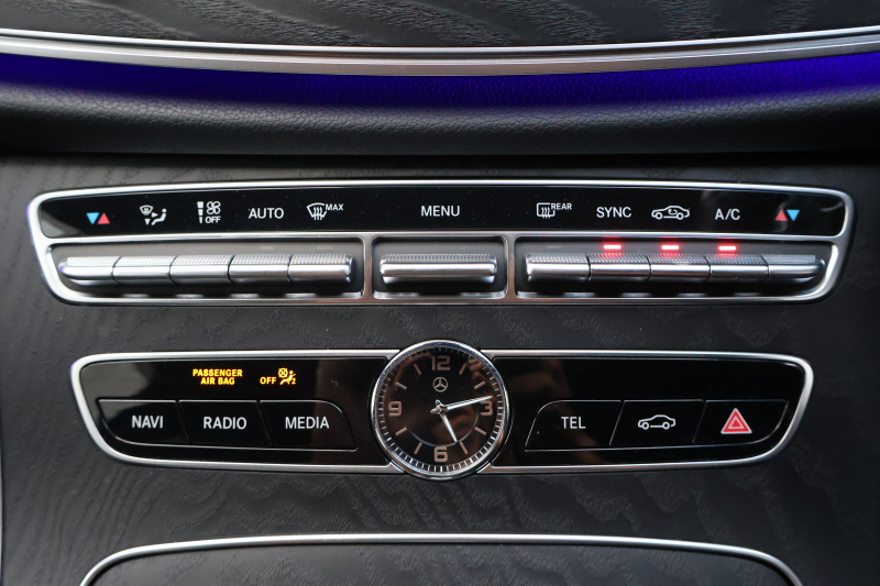 メルセデスベンツ Eクラス E300 AVG ｽﾎﾟｰﾂ　中期型 ｴｸｽｸﾙｰｼﾌﾞPKG ﾚｰﾀﾞｰｾｰﾌﾃｨPKG ｴｱﾊﾞﾗﾝｽPKG ﾊﾟﾉﾗﾏSR 黒ﾅｯﾊﾟ革 ｼｰﾄﾋｰﾀｰ 純正ﾅﾋﾞ地ﾃﾞｼﾞ NEWｽﾃｱﾘﾝｸﾞ 360°ｶﾒﾗ Burmesterｻﾗｳﾝﾄﾞ Applecarplay Android Auto 電動Rｹﾞｰﾄ HUD PTS AMG19AW　2年保証