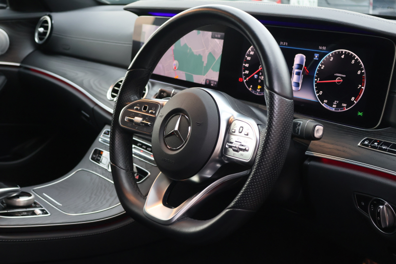 メルセデスベンツ Eクラス E300 AVG ｽﾎﾟｰﾂ　中期型 ｴｸｽｸﾙｰｼﾌﾞPKG ﾚｰﾀﾞｰｾｰﾌﾃｨPKG ｴｱﾊﾞﾗﾝｽPKG ﾊﾟﾉﾗﾏSR 黒ﾅｯﾊﾟ革 ｼｰﾄﾋｰﾀｰ 純正ﾅﾋﾞ地ﾃﾞｼﾞ NEWｽﾃｱﾘﾝｸﾞ 360°ｶﾒﾗ Burmesterｻﾗｳﾝﾄﾞ Applecarplay Android Auto 電動Rｹﾞｰﾄ HUD PTS AMG19AW　2年保証