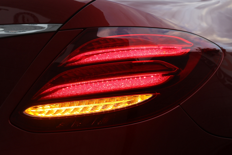 メルセデスベンツ Eクラス E300 AVG ｽﾎﾟｰﾂ　中期型 ｴｸｽｸﾙｰｼﾌﾞPKG ﾚｰﾀﾞｰｾｰﾌﾃｨPKG ｴｱﾊﾞﾗﾝｽPKG ﾊﾟﾉﾗﾏSR 黒ﾅｯﾊﾟ革 ｼｰﾄﾋｰﾀｰ 純正ﾅﾋﾞ地ﾃﾞｼﾞ NEWｽﾃｱﾘﾝｸﾞ 360°ｶﾒﾗ Burmesterｻﾗｳﾝﾄﾞ Applecarplay Android Auto 電動Rｹﾞｰﾄ HUD PTS AMG19AW　2年保証