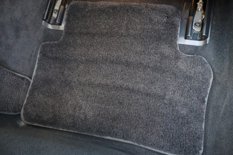 メルセデスベンツ Eクラス E220d 4MATIC ｵｰﾙﾃﾚｲﾝ ﾛｰﾚｳｽｴﾃﾞｨｼｮﾝ　特別仕様車  ﾚｰﾀﾞｰｾｰﾌﾃｨPKG ｴｱﾊﾞﾗﾝｽPKG ﾊﾟﾉﾗﾏSR ｷｰﾚｽGO 茶/黒ﾅｯﾊﾟ革 ｼｰﾄﾋｰﾀｰ ﾍﾞﾝﾁﾚｰﾀｰ ｽﾃｱﾘﾝｸﾞﾋｰﾀｰ 純正ﾅﾋﾞ地ﾃﾞｼﾞ 360°ｶﾒﾗ Burmester Applecarplay 電動Rｹﾞｰﾄ HUD 専用19ｲﾝﾁAW　2年保証