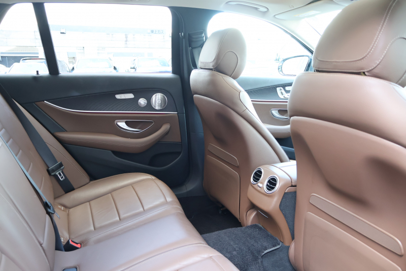 メルセデスベンツ Eクラス E220d 4MATIC ｵｰﾙﾃﾚｲﾝ ﾛｰﾚｳｽｴﾃﾞｨｼｮﾝ　特別仕様車  ﾚｰﾀﾞｰｾｰﾌﾃｨPKG ｴｱﾊﾞﾗﾝｽPKG ﾊﾟﾉﾗﾏSR ｷｰﾚｽGO 茶/黒ﾅｯﾊﾟ革 ｼｰﾄﾋｰﾀｰ ﾍﾞﾝﾁﾚｰﾀｰ ｽﾃｱﾘﾝｸﾞﾋｰﾀｰ 純正ﾅﾋﾞ地ﾃﾞｼﾞ 360°ｶﾒﾗ Burmester Applecarplay 電動Rｹﾞｰﾄ HUD 専用19ｲﾝﾁAW　2年保証