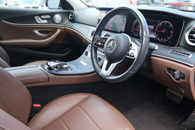 メルセデスベンツ Eクラス E220d 4MATIC ｵｰﾙﾃﾚｲﾝ ﾛｰﾚｳｽｴﾃﾞｨｼｮﾝ　特別仕様車  ﾚｰﾀﾞｰｾｰﾌﾃｨPKG ｴｱﾊﾞﾗﾝｽPKG ﾊﾟﾉﾗﾏSR ｷｰﾚｽGO 茶/黒ﾅｯﾊﾟ革 ｼｰﾄﾋｰﾀｰ ﾍﾞﾝﾁﾚｰﾀｰ ｽﾃｱﾘﾝｸﾞﾋｰﾀｰ 純正ﾅﾋﾞ地ﾃﾞｼﾞ 360°ｶﾒﾗ Burmester Applecarplay 電動Rｹﾞｰﾄ HUD 専用19ｲﾝﾁAW　2年保証