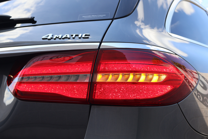 メルセデスベンツ Eクラス E220d 4MATIC ｵｰﾙﾃﾚｲﾝ ﾛｰﾚｳｽｴﾃﾞｨｼｮﾝ　特別仕様車  ﾚｰﾀﾞｰｾｰﾌﾃｨPKG ｴｱﾊﾞﾗﾝｽPKG ﾊﾟﾉﾗﾏSR ｷｰﾚｽGO 茶/黒ﾅｯﾊﾟ革 ｼｰﾄﾋｰﾀｰ ﾍﾞﾝﾁﾚｰﾀｰ ｽﾃｱﾘﾝｸﾞﾋｰﾀｰ 純正ﾅﾋﾞ地ﾃﾞｼﾞ 360°ｶﾒﾗ Burmester Applecarplay 電動Rｹﾞｰﾄ HUD 専用19ｲﾝﾁAW　2年保証