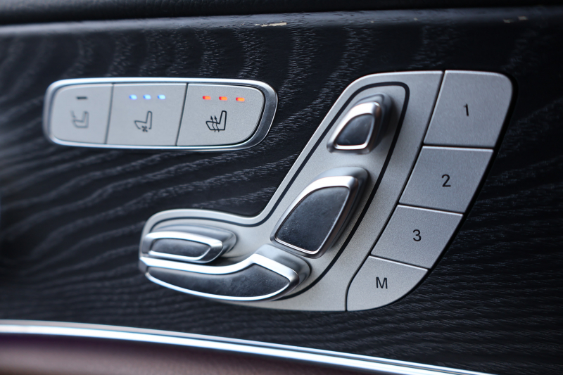 メルセデスベンツ Eクラス E220d 4MATIC ｵｰﾙﾃﾚｲﾝ ﾛｰﾚｳｽｴﾃﾞｨｼｮﾝ　特別仕様車  ﾚｰﾀﾞｰｾｰﾌﾃｨPKG ｴｱﾊﾞﾗﾝｽPKG ﾊﾟﾉﾗﾏSR ｷｰﾚｽGO 茶/黒ﾅｯﾊﾟ革 ｼｰﾄﾋｰﾀｰ ﾍﾞﾝﾁﾚｰﾀｰ ｽﾃｱﾘﾝｸﾞﾋｰﾀｰ 純正ﾅﾋﾞ地ﾃﾞｼﾞ 360°ｶﾒﾗ Burmester Applecarplay 電動Rｹﾞｰﾄ HUD 専用19ｲﾝﾁAW　2年保証