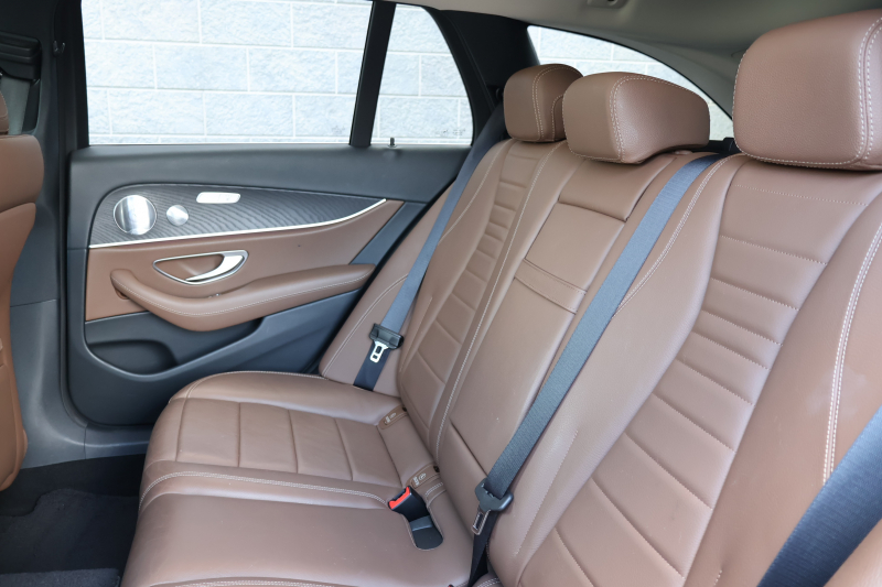 メルセデスベンツ Eクラス E220d 4MATIC ｵｰﾙﾃﾚｲﾝ ﾛｰﾚｳｽｴﾃﾞｨｼｮﾝ　特別仕様車  ﾚｰﾀﾞｰｾｰﾌﾃｨPKG ｴｱﾊﾞﾗﾝｽPKG ﾊﾟﾉﾗﾏSR ｷｰﾚｽGO 茶/黒ﾅｯﾊﾟ革 ｼｰﾄﾋｰﾀｰ ﾍﾞﾝﾁﾚｰﾀｰ ｽﾃｱﾘﾝｸﾞﾋｰﾀｰ 純正ﾅﾋﾞ地ﾃﾞｼﾞ 360°ｶﾒﾗ Burmester Applecarplay 電動Rｹﾞｰﾄ HUD 専用19ｲﾝﾁAW　2年保証