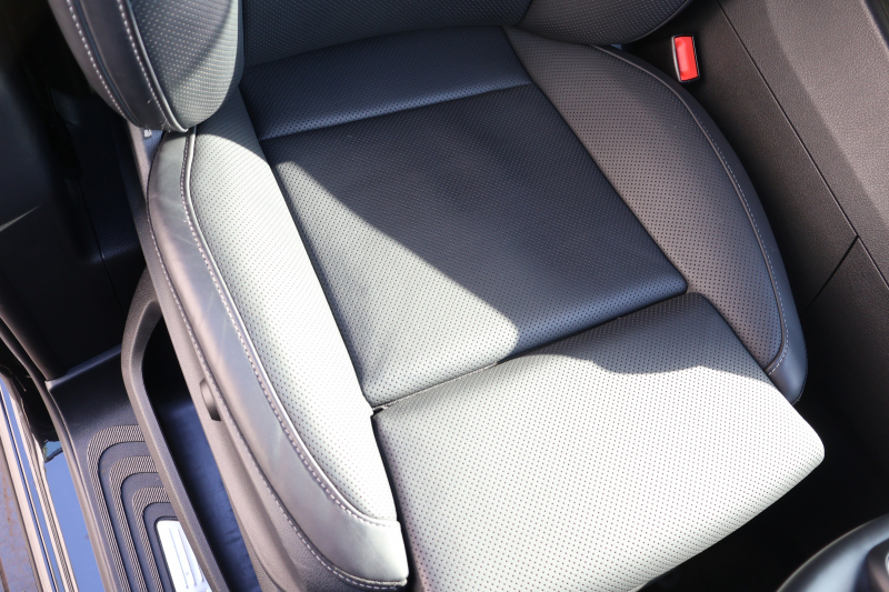 メルセデスベンツ Vクラス V220d ｴｸｽｸﾙｰｼﾌﾞ ﾛﾝｸﾞ ﾌﾟﾗﾁﾅｽｲｰﾄ　後期型 ﾚｰﾀﾞｰｾｰﾌﾃｨPKG AMGﾗｲﾝ ﾊﾟﾉﾗﾏSR 黒革 ｼｰﾄﾋｰﾀ ﾍﾞﾝﾁﾚｰﾀ 2列目ｴｸｽｸﾙｰｼﾌﾞｼｰﾄ MBUX 純正10.25ｲﾝﾁﾅﾋﾞ地ﾃﾞｼﾞ 360度ｶﾒﾗ 冷蔵庫付ｾﾝﾀｰｺﾝｿｰﾙ ﾃﾞｼﾞﾀﾙﾐﾗｰ AMG19ｲﾝﾁAW　2年保証