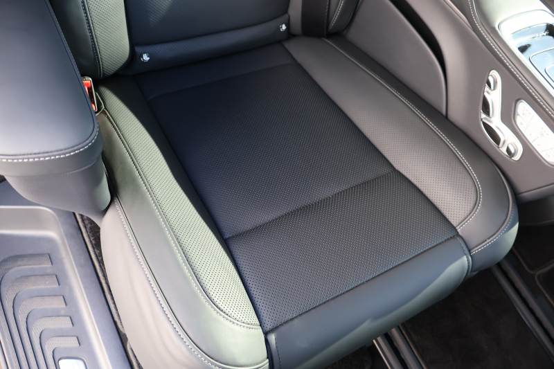 メルセデスベンツ Vクラス V220d ｴｸｽｸﾙｰｼﾌﾞ ﾛﾝｸﾞ ﾌﾟﾗﾁﾅｽｲｰﾄ　後期型 ﾚｰﾀﾞｰｾｰﾌﾃｨPKG AMGﾗｲﾝ ﾊﾟﾉﾗﾏSR 黒革 ｼｰﾄﾋｰﾀ ﾍﾞﾝﾁﾚｰﾀ 2列目ｴｸｽｸﾙｰｼﾌﾞｼｰﾄ MBUX 純正10.25ｲﾝﾁﾅﾋﾞ地ﾃﾞｼﾞ 360度ｶﾒﾗ 冷蔵庫付ｾﾝﾀｰｺﾝｿｰﾙ ﾃﾞｼﾞﾀﾙﾐﾗｰ AMG19ｲﾝﾁAW　2年保証