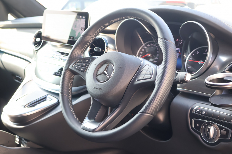 メルセデスベンツ Vクラス V220d ｴｸｽｸﾙｰｼﾌﾞ ﾛﾝｸﾞ ﾌﾟﾗﾁﾅｽｲｰﾄ　後期型 ﾚｰﾀﾞｰｾｰﾌﾃｨPKG AMGﾗｲﾝ ﾊﾟﾉﾗﾏSR 黒革 ｼｰﾄﾋｰﾀ ﾍﾞﾝﾁﾚｰﾀ 2列目ｴｸｽｸﾙｰｼﾌﾞｼｰﾄ MBUX 純正10.25ｲﾝﾁﾅﾋﾞ地ﾃﾞｼﾞ 360度ｶﾒﾗ 冷蔵庫付ｾﾝﾀｰｺﾝｿｰﾙ ﾃﾞｼﾞﾀﾙﾐﾗｰ AMG19ｲﾝﾁAW　2年保証