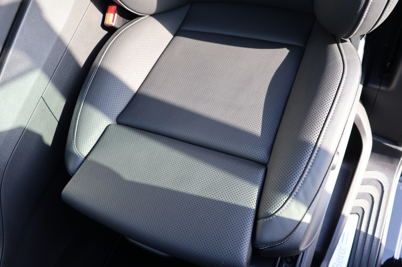 メルセデスベンツ Vクラス V220d ｴｸｽｸﾙｰｼﾌﾞ ﾛﾝｸﾞ ﾌﾟﾗﾁﾅｽｲｰﾄ　後期型 ﾚｰﾀﾞｰｾｰﾌﾃｨPKG AMGﾗｲﾝ ﾊﾟﾉﾗﾏSR 黒革 ｼｰﾄﾋｰﾀ ﾍﾞﾝﾁﾚｰﾀ 2列目ｴｸｽｸﾙｰｼﾌﾞｼｰﾄ MBUX 純正10.25ｲﾝﾁﾅﾋﾞ地ﾃﾞｼﾞ 360度ｶﾒﾗ 冷蔵庫付ｾﾝﾀｰｺﾝｿｰﾙ ﾃﾞｼﾞﾀﾙﾐﾗｰ AMG19ｲﾝﾁAW　2年保証