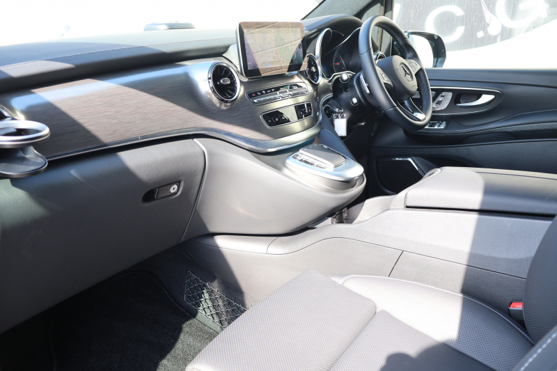 メルセデスベンツ Vクラス V220d ｴｸｽｸﾙｰｼﾌﾞ ﾛﾝｸﾞ ﾌﾟﾗﾁﾅｽｲｰﾄ　後期型 ﾚｰﾀﾞｰｾｰﾌﾃｨPKG AMGﾗｲﾝ ﾊﾟﾉﾗﾏSR 黒革 ｼｰﾄﾋｰﾀ ﾍﾞﾝﾁﾚｰﾀ 2列目ｴｸｽｸﾙｰｼﾌﾞｼｰﾄ MBUX 純正10.25ｲﾝﾁﾅﾋﾞ地ﾃﾞｼﾞ 360度ｶﾒﾗ 冷蔵庫付ｾﾝﾀｰｺﾝｿｰﾙ ﾃﾞｼﾞﾀﾙﾐﾗｰ AMG19ｲﾝﾁAW　2年保証