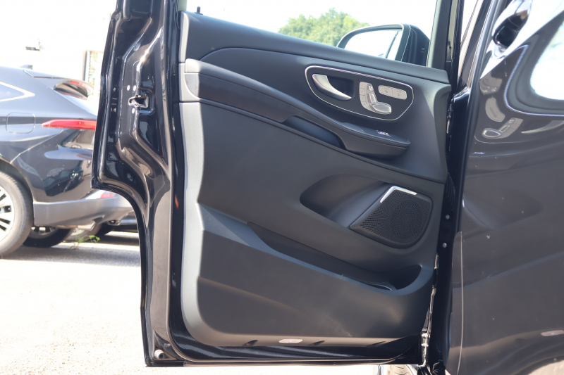 メルセデスベンツ Vクラス V220d ｴｸｽｸﾙｰｼﾌﾞ ﾛﾝｸﾞ ﾌﾟﾗﾁﾅｽｲｰﾄ　後期型 ﾚｰﾀﾞｰｾｰﾌﾃｨPKG AMGﾗｲﾝ ﾊﾟﾉﾗﾏSR 黒革 ｼｰﾄﾋｰﾀ ﾍﾞﾝﾁﾚｰﾀ 2列目ｴｸｽｸﾙｰｼﾌﾞｼｰﾄ MBUX 純正10.25ｲﾝﾁﾅﾋﾞ地ﾃﾞｼﾞ 360度ｶﾒﾗ 冷蔵庫付ｾﾝﾀｰｺﾝｿｰﾙ ﾃﾞｼﾞﾀﾙﾐﾗｰ AMG19ｲﾝﾁAW　2年保証