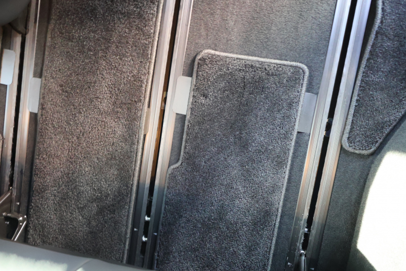 メルセデスベンツ Vクラス V220d ｴｸｽｸﾙｰｼﾌﾞ ﾛﾝｸﾞ ﾌﾟﾗﾁﾅｽｲｰﾄ　後期型 ﾚｰﾀﾞｰｾｰﾌﾃｨPKG AMGﾗｲﾝ ﾊﾟﾉﾗﾏSR 黒革 ｼｰﾄﾋｰﾀ ﾍﾞﾝﾁﾚｰﾀ 2列目ｴｸｽｸﾙｰｼﾌﾞｼｰﾄ MBUX 純正10.25ｲﾝﾁﾅﾋﾞ地ﾃﾞｼﾞ 360度ｶﾒﾗ 冷蔵庫付ｾﾝﾀｰｺﾝｿｰﾙ ﾃﾞｼﾞﾀﾙﾐﾗｰ AMG19ｲﾝﾁAW　2年保証