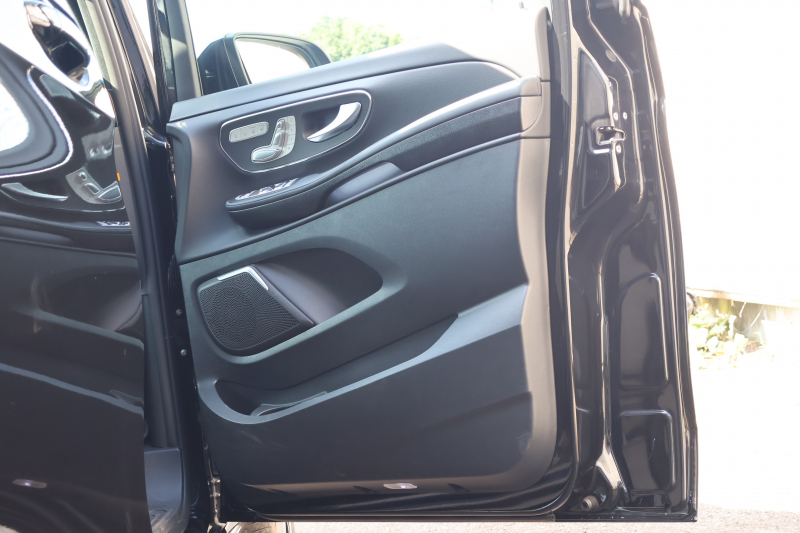 メルセデスベンツ Vクラス V220d ｴｸｽｸﾙｰｼﾌﾞ ﾛﾝｸﾞ ﾌﾟﾗﾁﾅｽｲｰﾄ　後期型 ﾚｰﾀﾞｰｾｰﾌﾃｨPKG AMGﾗｲﾝ ﾊﾟﾉﾗﾏSR 黒革 ｼｰﾄﾋｰﾀ ﾍﾞﾝﾁﾚｰﾀ 2列目ｴｸｽｸﾙｰｼﾌﾞｼｰﾄ MBUX 純正10.25ｲﾝﾁﾅﾋﾞ地ﾃﾞｼﾞ 360度ｶﾒﾗ 冷蔵庫付ｾﾝﾀｰｺﾝｿｰﾙ ﾃﾞｼﾞﾀﾙﾐﾗｰ AMG19ｲﾝﾁAW　2年保証