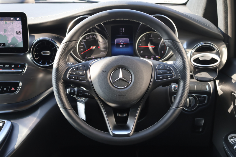 メルセデスベンツ Vクラス V220d ｴｸｽｸﾙｰｼﾌﾞ ﾛﾝｸﾞ ﾌﾟﾗﾁﾅｽｲｰﾄ　後期型 ﾚｰﾀﾞｰｾｰﾌﾃｨPKG AMGﾗｲﾝ ﾊﾟﾉﾗﾏSR 黒革 ｼｰﾄﾋｰﾀ ﾍﾞﾝﾁﾚｰﾀ 2列目ｴｸｽｸﾙｰｼﾌﾞｼｰﾄ MBUX 純正10.25ｲﾝﾁﾅﾋﾞ地ﾃﾞｼﾞ 360度ｶﾒﾗ 冷蔵庫付ｾﾝﾀｰｺﾝｿｰﾙ ﾃﾞｼﾞﾀﾙﾐﾗｰ AMG19ｲﾝﾁAW　2年保証