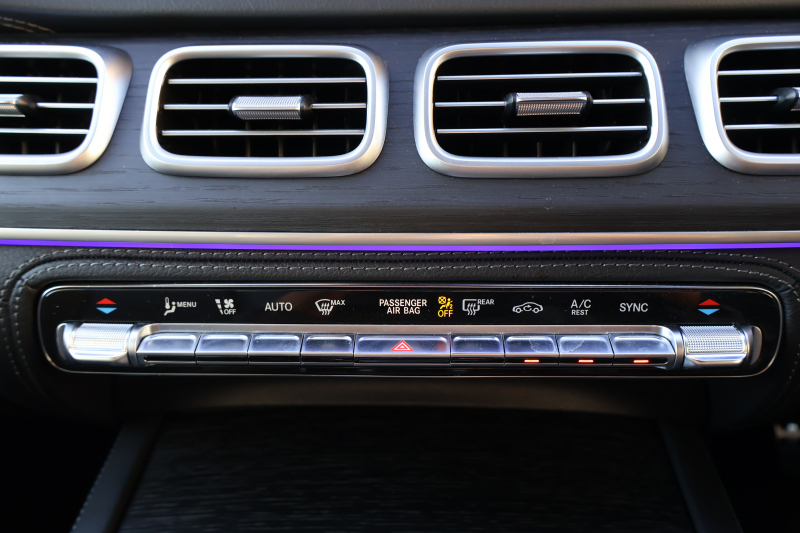 メルセデスベンツ GLE GLE450d 4MATIC ｽﾎﾟｰﾂ(ISG搭載ﾓﾃﾞﾙ)　現行ﾓﾃﾞﾙ E-ACTIVE BODY CONTROLPKG ﾚｰﾀﾞｰｾｰﾌﾃｨPKG AMGﾗｲﾝｲﾝﾃﾘｱ 1ｵｰﾅｰ ﾊﾟﾉﾗﾏSR 黒ﾅｯﾊﾟ革 ｼｰﾄﾋｰﾀｰ＆ﾍﾞﾝﾁﾚｰﾀｰ MBUX 12.3ｲﾝﾁARﾅﾋﾞ地ﾃﾞｼﾞ Burmester ﾄﾞｱｸﾛｰｼﾞﾝｸﾞｻﾎﾟｰﾀｰ AMG21ｲﾝﾁAW　新車保証