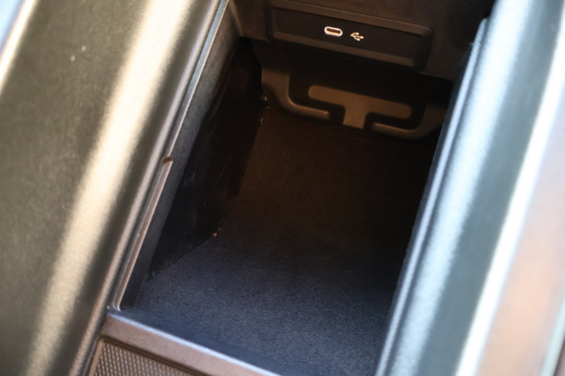 メルセデスベンツ GLE GLE450d 4MATIC ｽﾎﾟｰﾂ(ISG搭載ﾓﾃﾞﾙ)　現行ﾓﾃﾞﾙ E-ACTIVE BODY CONTROLPKG ﾚｰﾀﾞｰｾｰﾌﾃｨPKG AMGﾗｲﾝｲﾝﾃﾘｱ 1ｵｰﾅｰ ﾊﾟﾉﾗﾏSR 黒ﾅｯﾊﾟ革 ｼｰﾄﾋｰﾀｰ＆ﾍﾞﾝﾁﾚｰﾀｰ MBUX 12.3ｲﾝﾁARﾅﾋﾞ地ﾃﾞｼﾞ Burmester ﾄﾞｱｸﾛｰｼﾞﾝｸﾞｻﾎﾟｰﾀｰ AMG21ｲﾝﾁAW　新車保証