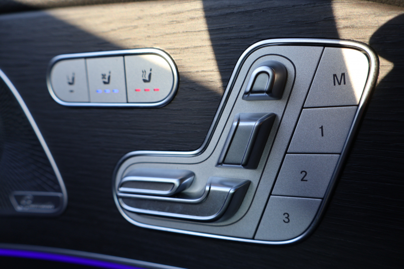 メルセデスベンツ GLE GLE450d 4MATIC ｽﾎﾟｰﾂ(ISG搭載ﾓﾃﾞﾙ)　現行ﾓﾃﾞﾙ E-ACTIVE BODY CONTROLPKG ﾚｰﾀﾞｰｾｰﾌﾃｨPKG AMGﾗｲﾝｲﾝﾃﾘｱ 1ｵｰﾅｰ ﾊﾟﾉﾗﾏSR 黒ﾅｯﾊﾟ革 ｼｰﾄﾋｰﾀｰ＆ﾍﾞﾝﾁﾚｰﾀｰ MBUX 12.3ｲﾝﾁARﾅﾋﾞ地ﾃﾞｼﾞ Burmester ﾄﾞｱｸﾛｰｼﾞﾝｸﾞｻﾎﾟｰﾀｰ AMG21ｲﾝﾁAW　新車保証