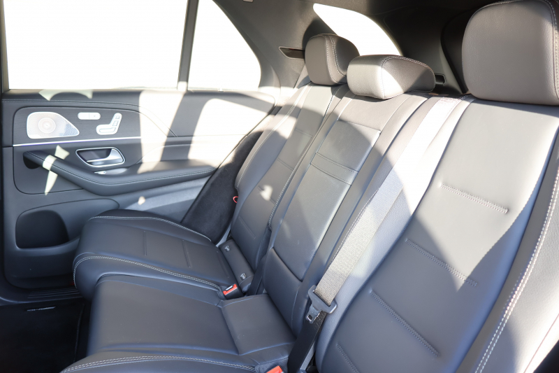 メルセデスベンツ GLE GLE450d 4MATIC ｽﾎﾟｰﾂ(ISG搭載ﾓﾃﾞﾙ)　現行ﾓﾃﾞﾙ E-ACTIVE BODY CONTROLPKG ﾚｰﾀﾞｰｾｰﾌﾃｨPKG AMGﾗｲﾝｲﾝﾃﾘｱ 1ｵｰﾅｰ ﾊﾟﾉﾗﾏSR 黒ﾅｯﾊﾟ革 ｼｰﾄﾋｰﾀｰ＆ﾍﾞﾝﾁﾚｰﾀｰ MBUX 12.3ｲﾝﾁARﾅﾋﾞ地ﾃﾞｼﾞ Burmester ﾄﾞｱｸﾛｰｼﾞﾝｸﾞｻﾎﾟｰﾀｰ AMG21ｲﾝﾁAW　新車保証
