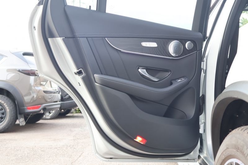 AMG GLC GLC43 4MATIC　後期型 ﾚｻﾞｰｴｸｽｸﾙｰｼﾌﾞPKG ﾚｰﾀﾞｰｾｰﾌﾃｨPKG ｴｱﾊﾞﾗﾝｽPKG 1ｵｰﾅｰ ﾊﾟﾉﾗﾏSR 黒革ｼｰﾄ ｼｰﾄﾋｰﾀ ﾍﾞﾝﾁﾚｰﾀ MBUX 純正10.25ｲﾝﾁﾅﾋﾞ地ﾃﾞｼﾞ ｺｯｸﾋﾟｯﾄDisp 360°ｶﾒﾗ Burmester PTS 電動Rｹﾞｰﾄ HUD AMG20ｲﾝﾁAW　2年保証