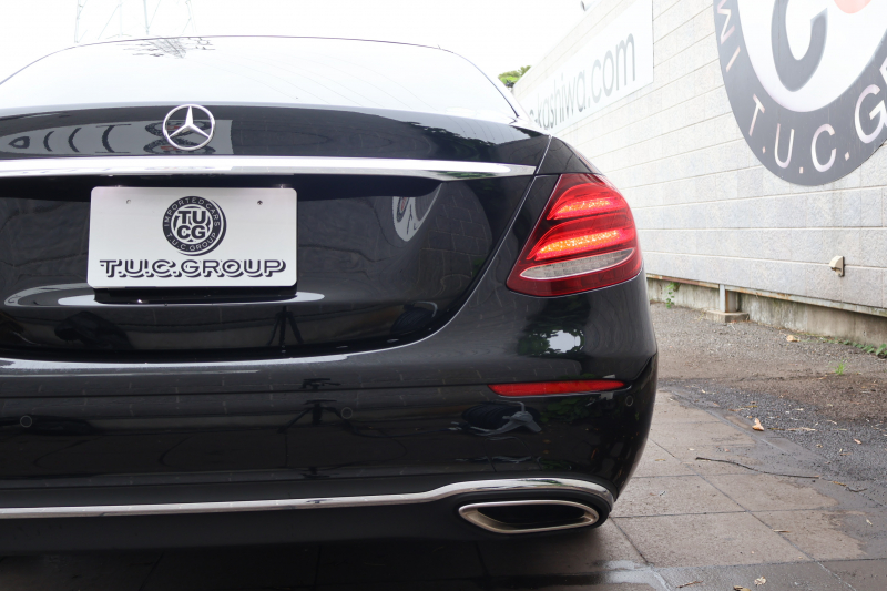 メルセデスベンツ Eクラス E200 AVG　ﾚｻﾞｰPKG ﾚｰﾀﾞｰｾｰﾌﾃｨPKG ｴｱﾊﾞﾗﾝｽPKG 1ｵｰﾅｰ 黒革 全席ｼｰﾄﾋｰﾀｰ 純正12.3ｲﾝﾁﾅﾋﾞ地ﾃﾞｼﾞ 360°ｶﾒﾗ Burmesterｻﾗｳﾝﾄﾞ Applecarplay Android Auto 電動Rｹﾞｰﾄ PTS LEDﾍｯﾄﾞ ｱﾅﾛｸﾞ時計 純正17AW　2年保証