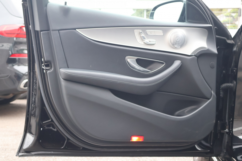 メルセデスベンツ Eクラス E200 AVG　ﾚｻﾞｰPKG ﾚｰﾀﾞｰｾｰﾌﾃｨPKG ｴｱﾊﾞﾗﾝｽPKG 1ｵｰﾅｰ 黒革 全席ｼｰﾄﾋｰﾀｰ 純正12.3ｲﾝﾁﾅﾋﾞ地ﾃﾞｼﾞ 360°ｶﾒﾗ Burmesterｻﾗｳﾝﾄﾞ Applecarplay Android Auto 電動Rｹﾞｰﾄ PTS LEDﾍｯﾄﾞ ｱﾅﾛｸﾞ時計 純正17AW　2年保証