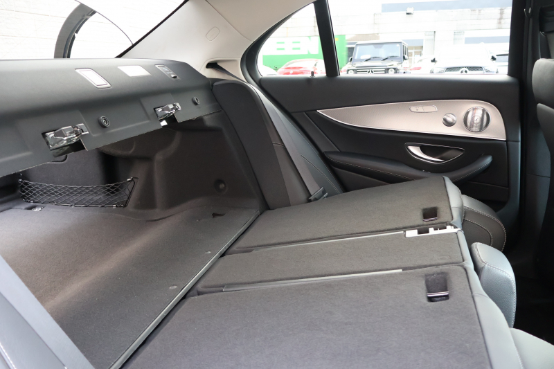 メルセデスベンツ Eクラス E200 AVG　ﾚｻﾞｰPKG ﾚｰﾀﾞｰｾｰﾌﾃｨPKG ｴｱﾊﾞﾗﾝｽPKG 1ｵｰﾅｰ 黒革 全席ｼｰﾄﾋｰﾀｰ 純正12.3ｲﾝﾁﾅﾋﾞ地ﾃﾞｼﾞ 360°ｶﾒﾗ Burmesterｻﾗｳﾝﾄﾞ Applecarplay Android Auto 電動Rｹﾞｰﾄ PTS LEDﾍｯﾄﾞ ｱﾅﾛｸﾞ時計 純正17AW　2年保証