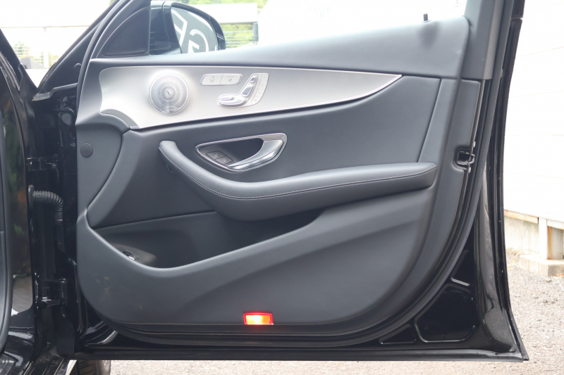 メルセデスベンツ Eクラス E200 AVG　ﾚｻﾞｰPKG ﾚｰﾀﾞｰｾｰﾌﾃｨPKG ｴｱﾊﾞﾗﾝｽPKG 1ｵｰﾅｰ 黒革 全席ｼｰﾄﾋｰﾀｰ 純正12.3ｲﾝﾁﾅﾋﾞ地ﾃﾞｼﾞ 360°ｶﾒﾗ Burmesterｻﾗｳﾝﾄﾞ Applecarplay Android Auto 電動Rｹﾞｰﾄ PTS LEDﾍｯﾄﾞ ｱﾅﾛｸﾞ時計 純正17AW　2年保証