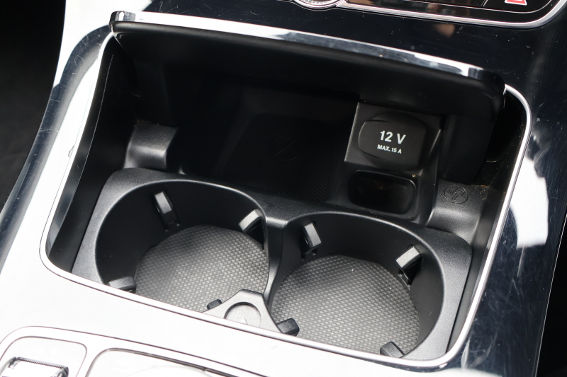 メルセデスベンツ Eクラス E200 AVG　ﾚｻﾞｰPKG ﾚｰﾀﾞｰｾｰﾌﾃｨPKG ｴｱﾊﾞﾗﾝｽPKG 1ｵｰﾅｰ 黒革 全席ｼｰﾄﾋｰﾀｰ 純正12.3ｲﾝﾁﾅﾋﾞ地ﾃﾞｼﾞ 360°ｶﾒﾗ Burmesterｻﾗｳﾝﾄﾞ Applecarplay Android Auto 電動Rｹﾞｰﾄ PTS LEDﾍｯﾄﾞ ｱﾅﾛｸﾞ時計 純正17AW　2年保証